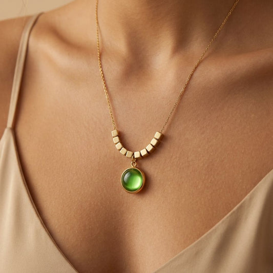GREEN STONE PREMIUM ANTI TARNISH CHAIN NECKLACE WITH GOLDEN BEADS